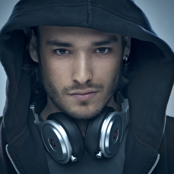 Don't say nothing. Ay...