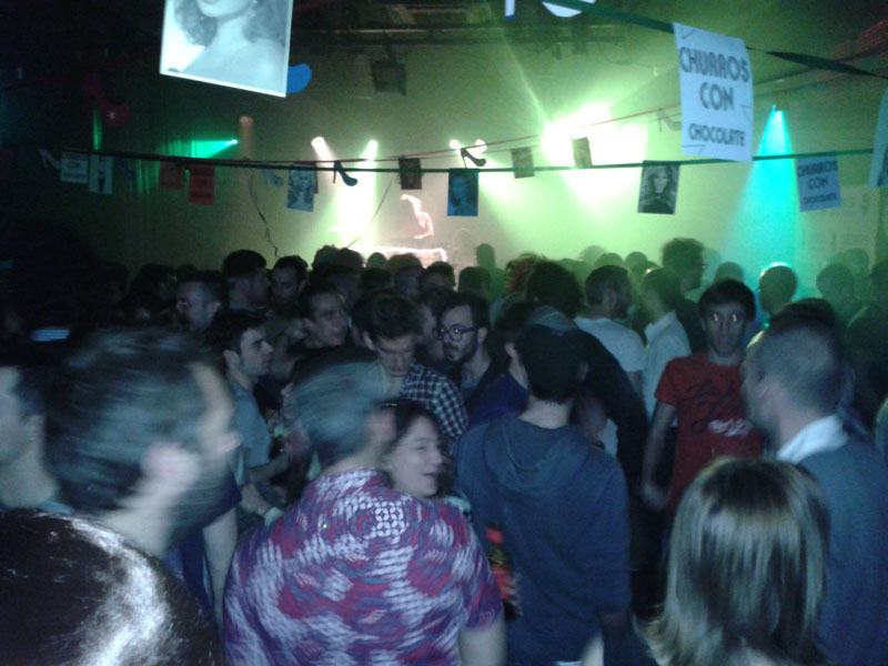 Con la cantidad de pelucas que había ¡y sólo se ve una!
