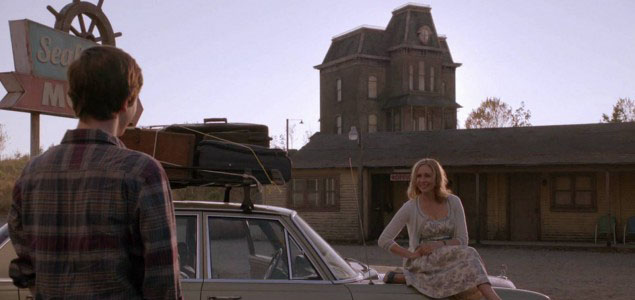 "¡Mira Norman! Te he comprado una casa ideal para matar gente!"