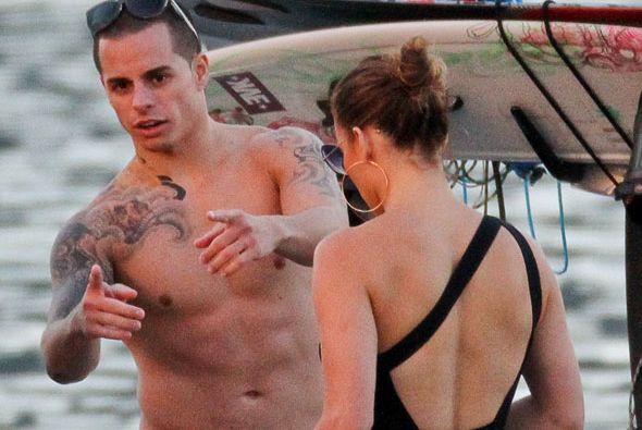 jennifer-lopez-y-casper-smart-4_590x395