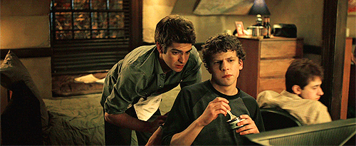 Jesse-Eisenberg-Andrew-Garfield-The-Social-Network-David-Fincher