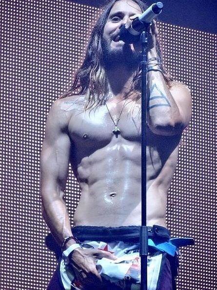 jared-leto-bulge