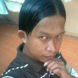 Típico “alay” indonesio haciéndose un selfie (¡Ojo!, foto real)