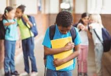 Un niño de 11 años hospitalizado en Cartagena tras sufrir una agresión homófoba en su instituto
