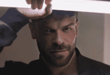 Ricky Merino estrena «Bestia» y pierde toda la ropa por el camino